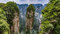 Sepuluh tahun kemudian, di tahun 1992 UNESCO menetapkan Wullingyuan Scenic sebagai situs warisan dunia. (Getty Images/iStockphoto)