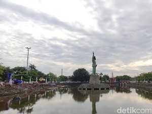 Ada Ikon Baru di Kota Lama Semarang, Patung Bung Karno Setinggi 17 Meter!