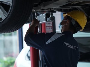Ada Tetesan Air di Kolong Mobil, Bahaya Nggak Sih?