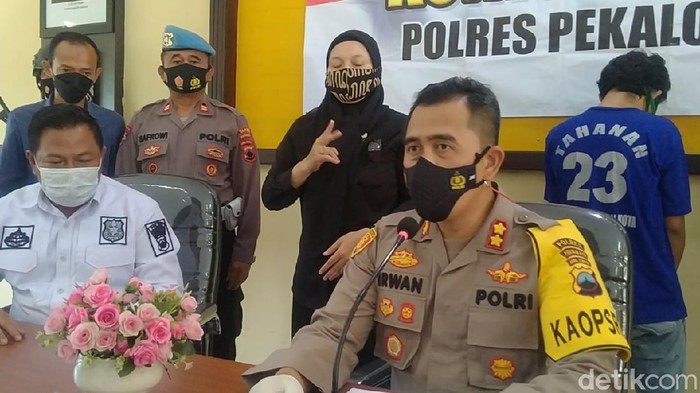 Jumpa pers di Mapolres Pekalongan Kota, Selasa (9/3/2021).