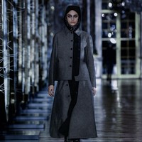 Fashion show Christian Dior Fall/Winter 2021 menampilkan koleksi busana yang terinspirasi dari dunia dongeng mulai dari Alice In Wonderland, Sleeping Beauty Hingga Cinderella. foto: dok. Dior.