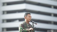 Andika menjelaskan Manganang lahir sebagai laki-laki dengan kelainan hipospadia. TNI AD dalam hal ini membantu Manganang dalam corrective surgery sebanyak dua kali. Saat ini, Manganang sudah menjalani operasi tahap pertama dan masih recovery di RSPAD, Jakarta.