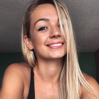 Seorang wanita bernama Lauren mengungkap keputusannya untuk beralih jadi model seksi. Sebelumnya ia merupakan seorang guru olahraga. Kini ia bahkan menjual konten-konten sensual bersama suaminya sendiri. Foto: Instagram @laurenannekennedy_