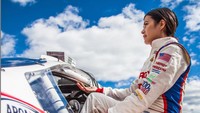Leilani Munter kini berstatus mantan pembalap profesional. Perempuan asal Amerika ini pernah berkompetisi di ajang balap IndyCar. Setelah pensiun dirinya terjun sebagai aktivis lingkungan. (Instagram @leilanimunter)