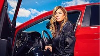 Maryeve Dufault  lahi di Kanada. Dia sudah terjun di dunia balap sejak kecil dengan mengikuti berbagai kompetisi go-kart. Pada 2010 dirinya membalap pada ajang NASCAR Tire Series. (Instagram @maryeve82)