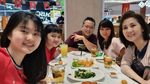 Momen Meilia Lau, Ibunda Felicia saat Makan Bersama Keluarga