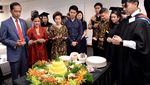 Momen Meilia Lau, Ibunda Felicia saat Makan Bersama Keluarga