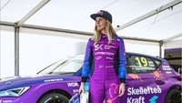 Mikaela Ahlin-Kottulinsky adalah salah satu talenta pembalap wanita paling bersinar. Pembalap asal Swedia ini tengah mengikuti ajang Audi TT Cup Series. Foto: Instagram @carmenjorda