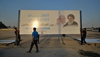 Paus Fransiskus membahas keselamatan kelompok minoritas Kristen di Irak dengan seorang ulama Islam Syiah terkemuka, pada hari kedua lawatan bersejarahnya ke negara itu.  