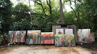 Kurator Eddy Hermanto pada catatan kuratorialnya menyebut, bentuk seni lukis dari apa yang dikerjakan oleh pelukis merupakan sesuatu yang mau tidak mau harus berkomunikasi dengan apresiatornya. Atau sebaliknya, apresian mampu mengapresiasi karya seni tersebut.