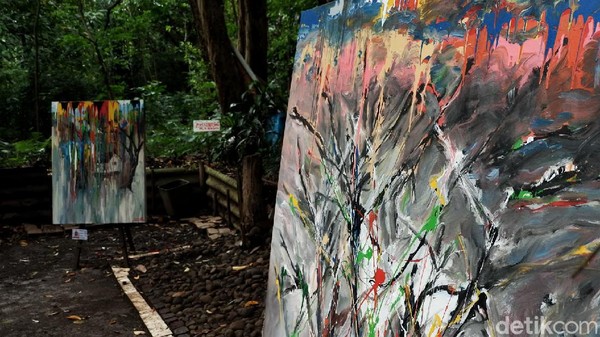 Pameran Lukisan Ini Digelar Di Tengah Hutan Babakan Siliwangi