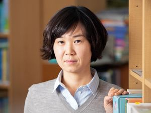 Sukses di Kim Ji-Yeong Lahir Tahun 1982, Cho Nam-Joo Persembahkan Saha Mansion