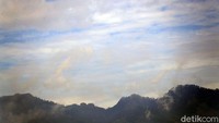 Udara yang sejuk dan atmosfer yang santai membuat banyak wisatawan ingin berlibur ke Kota Malang.