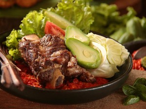 Resep Iga Penyet ala Restoran yang Empuk Juicy