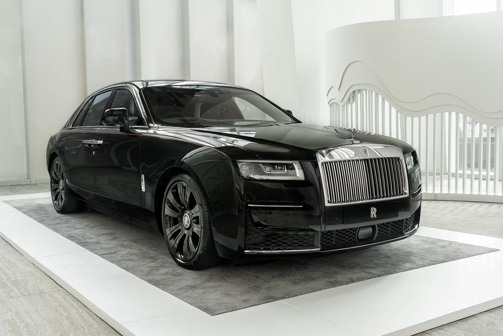 Rolls-Royce Ghost meluncur di Jakarta Rolls-Royce Ghost meluncur di Jakarta