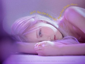 Rosé BLACKPINK Rilis Single On The Ground