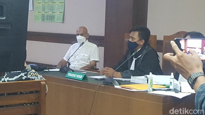 Sidang kasus Mark Sungkar