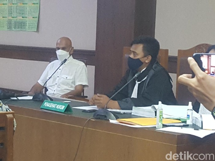 Sidang kasus Mark Sungkar