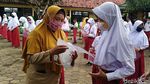 Suasana Hari Pertama Sekolah Tatap Muka di Batang