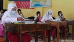 Suasana Hari Pertama Sekolah Tatap Muka di Batang