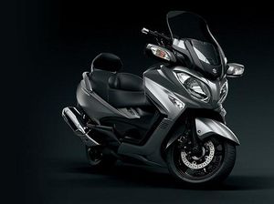 6 Skuter Matic Bongsor Pilihan, Kapasitas Mesinnya Sampai 750 cc