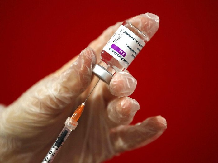 Sebanyak 1,1 juta dosis vaksin Corona AstraZeneca sudah tiba di Indonesia, berikut sejumlah negara yang sudah memakainya.