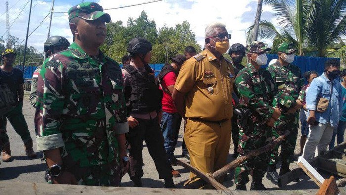 Wabup dan Dandim Mimika temui keluarga korban penembakan di Poumako, Mimika, Papua