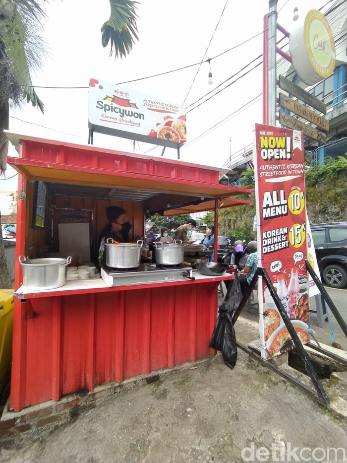 Asyik! Di Spicywon Bisa Jajan Toppoki dan Odeng dengan Suasana Drakor Asyik! Di Spicywon Bisa Jajan Toppoki dan Odeng dengan Suasana Drakor