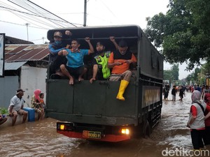 5.692 Jiwa Terdampak Banjir Luapan Sungai Kedung Galeng Probolinggo