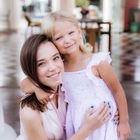 Christina Ozturk asal Rusia melahirkan anak pertamanya di usia 17 tahun dan membesarkan buah hatinya sebagai ibu tunggal. Hidupnya berubah saat ia bertemu seorang pria saat liburan. Foto: Instagram/@batumi_mama