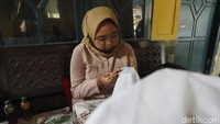 Kisah batik tulis dari Desa Ngenep ini menjadi satu dari kumpulan kisah dalam program Jelajah UMKM ke beberapa wilayah di Indonesia. Program Jelajah UMKM mengulas berbagai aspek kehidupan warga dan membaca potensi di daerah. Untuk mengetahui informasi lebih lengkap, Ikuti terus jelajah UMKM bersama BRI hanya di detik.com/tag/jelajahumkmbri.