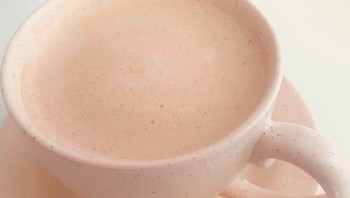 Minuman menyatu dengan gelas. Foto: dok Bored Panda