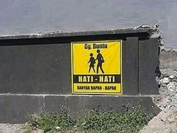 8 Desain Ngaco Papan Pemberitahuan, Bikin yang Baca Pusing Tujuh Keliling