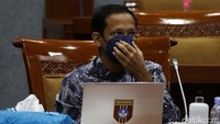 Menteri Pendidikan dan Kebudayaan (Mendikbud), Nadiem Makariem melakukan rapat kerja dengan Komisi X DRI, yang berlangsung di Ruang Komisi X, Gedung Parlemen Senayan, Jakarta, Rabu (10/03/2021).