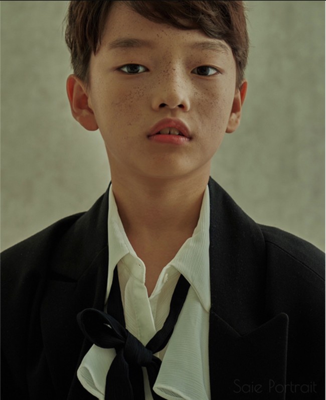 Pada 2017, terungkap bahwa ibu Jeong Woo Ju adalah fans seorang idol KPop. Ia sering melihat fotonya dan berharap anaknya seganteng idolanya. Foto: dok. Esteem