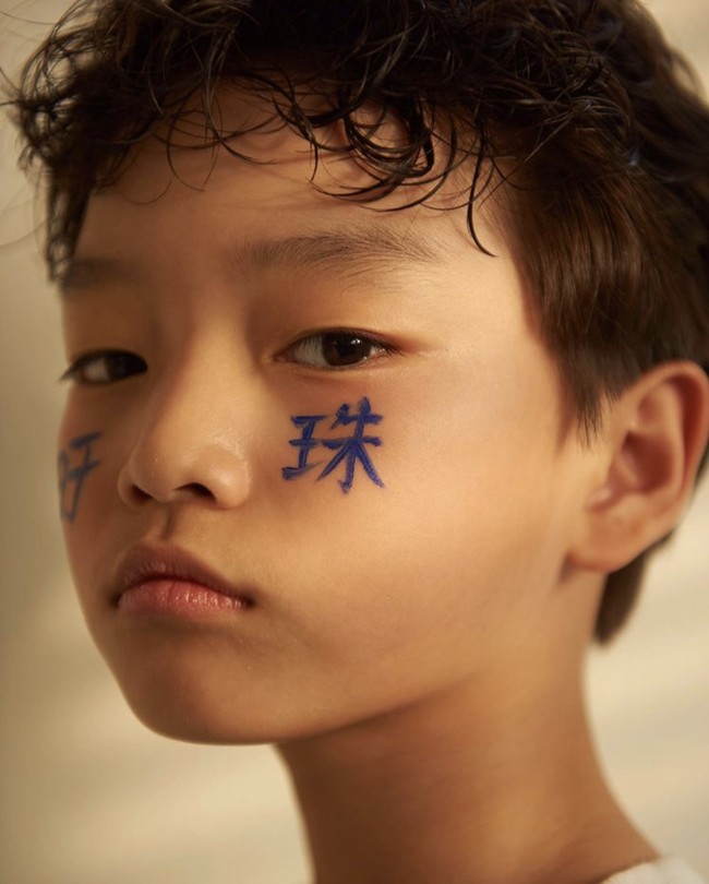 Model ganteng berumur 11 tahun ini mulai menunjukkan bakat akting pada 2019. Ia tampil sebagai model video klip band Korea DICKPUNKS Special. Foto: Instagram wooju09zion15