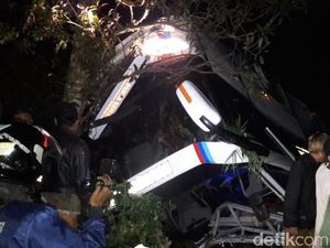 Pemkab Subang Kirim 30 Ambulans Bantu Jemput Korban Laka Maut Sumedang
