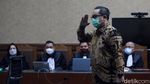 Kepalan Tangan dan Hormat Brigjen Prasetijo Sebelum Jalani Sidang