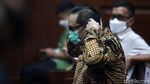 Kepalan Tangan dan Hormat Brigjen Prasetijo Sebelum Jalani Sidang