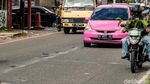 Potret Jalan Dekat Pasar Cimanggis Ciputat Berlubang di Mana-mana
