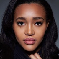 Lauren Simmons mencetak sejarah sebagai trader wanita termuda di Bursa Efek New York. Wanita Amerika tersebut sukses menembus bidang yang didominasi pria itu di usia 22. Selain itu, Lauren juga merupakan wanita kulit hitam kedua yang pernah mencapai posisi tersebut. Foto: Instagram @lasimmons