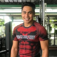 KSAD Jenderal Andika Perkasa menceritakan awal bergabungnya Serda Aprilia Manganang menjadi prajurit TNI AD. Andika merasa ikut bertanggung jawab atas peristiwa yang dialami Manganang terkait kondisinya yang mengalamihipospadia. Andika menjelaskan Aprilia Manganang direkrut sebagai anggota TNI AD lewat rekrutmen khusus bintara yang berprestasi pada 2016. Andika mengatakan pemeriksaan medis saat itu memang tidak lengkap, sehingga Manganang diindetifikasi sebagai wanita. Foto: Instagram @manganang92.