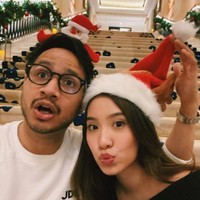 Pasangan yang juga terlibat cinta lokasi dan punya hubungan langgeng sampai saat ini adalah Kezia Aletheia dan Jovial da Lopez. Keduanya cinlok saat membintangi film BUCIN. Foto: Instagram/@kezialetheia