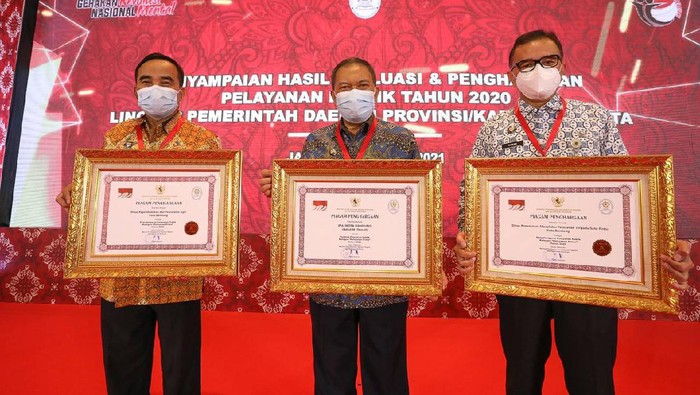 Pemkot Bandung menyabet 3 penghargaan dari Kemenpan RB