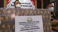Kejaksaan Negeri (Kejari) Kabupaten Magelang menerima pembayaran denda dari kasus pencemaran limbah B3 (bahan berbahaya dan beracun) sebesar Rp 1 miliar.