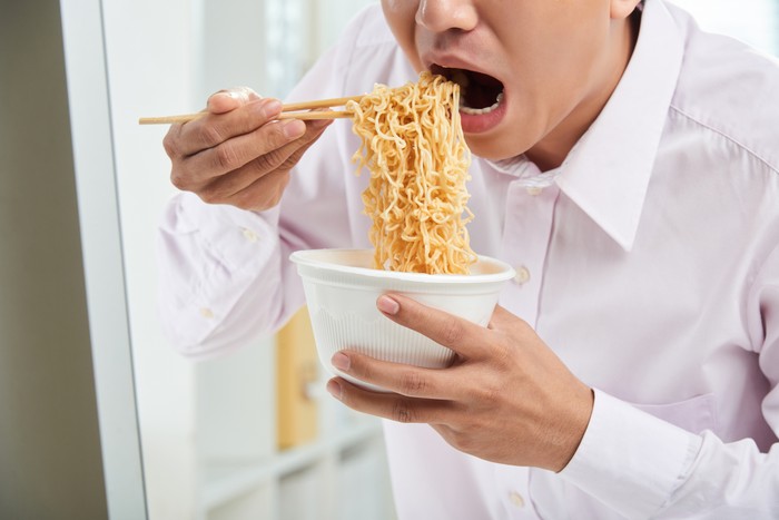 Pesan Mie Instan Online, Pembeli Ngamuk Pesanannya Tak Sampai Hari Itu Juga