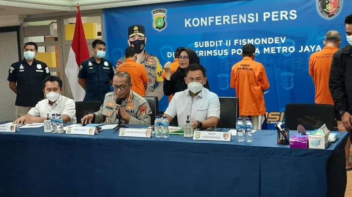 Polda Metro Tangkap sindikat pengedar dolar AS palsu senilai Rp 78 Miliar.