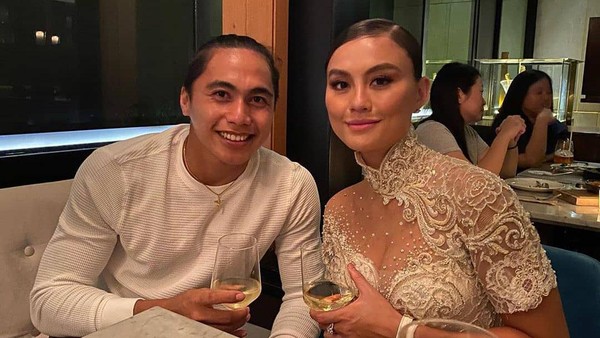 Pose Seru Aprilia Manganang Saat Makan Bareng Agnez Mo