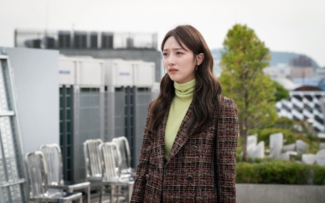 Pyo Ye Jin menarik perhatian para pecinta KDrama setelah tampil dalam drama Taxi Driver. Selain banyak dipuji karena aktingnya, belakangan ia juga diperbicarakan setelah terungkap bahwa aktris itu pernah jadi pramugari. Foto: Internet