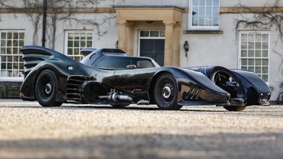 Replika Batmobile yang Dilelang Seharga Fortuner-Pajero Sport